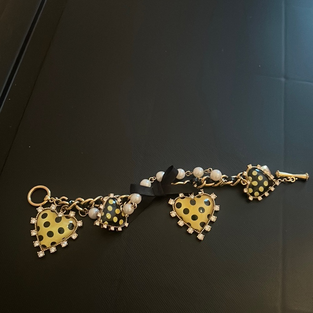 Betsey Johnson heart and pearl bracelet